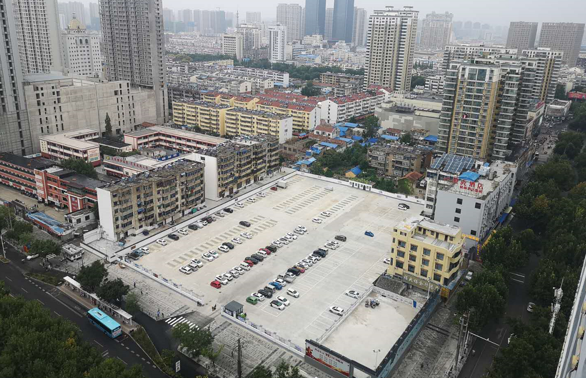 苏宁广场对面新建停车场投入使用