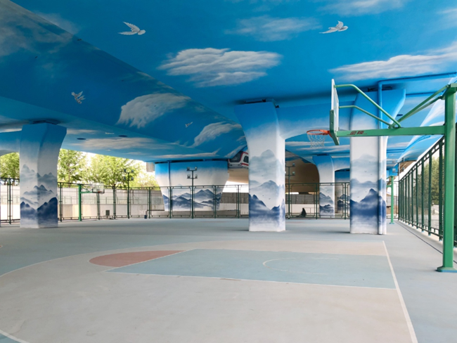 滨河景观带现有工程及菜市场二楼改造基本结束;一职高围墙,绿化,彩绘